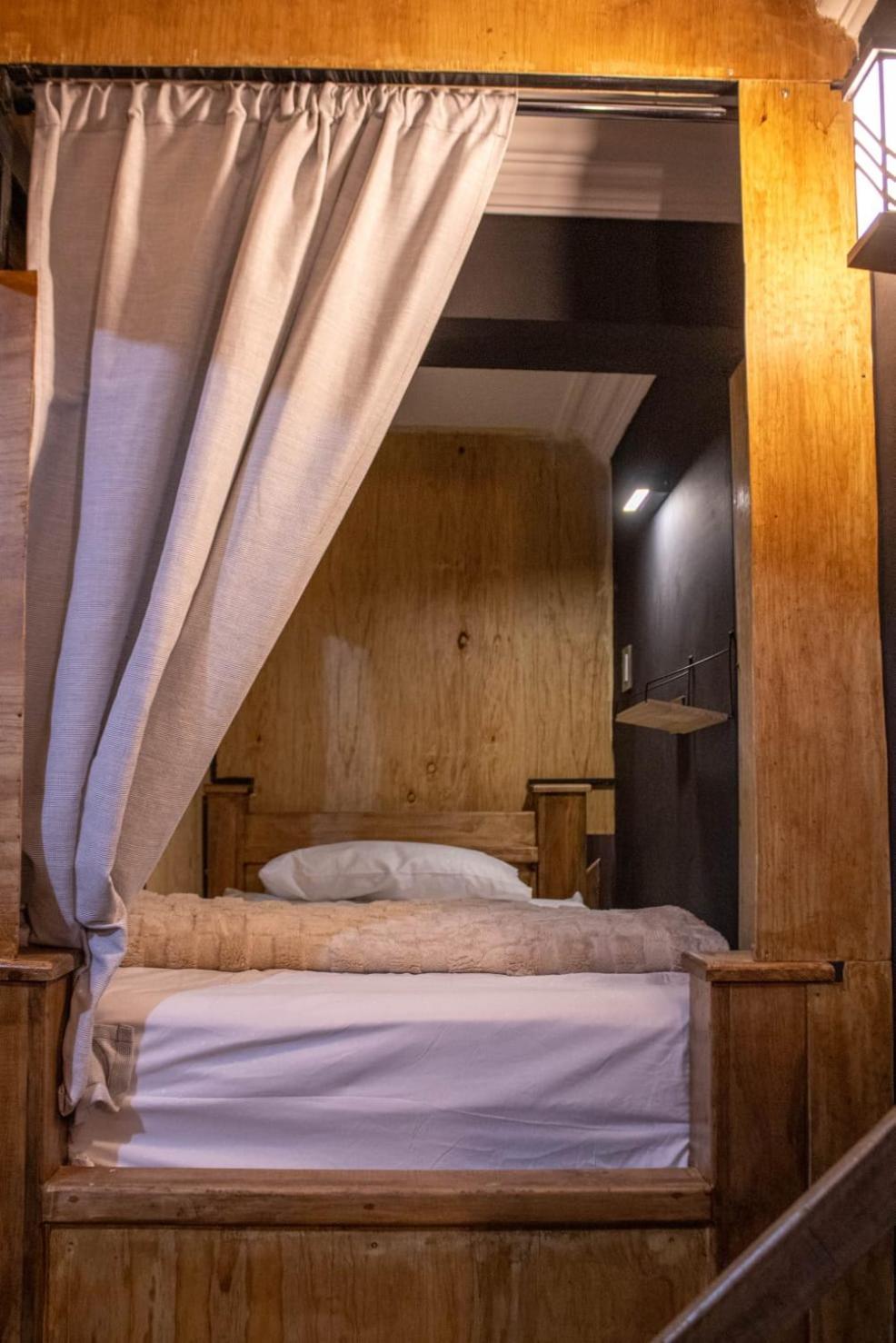 Rooms Capsule hotel *