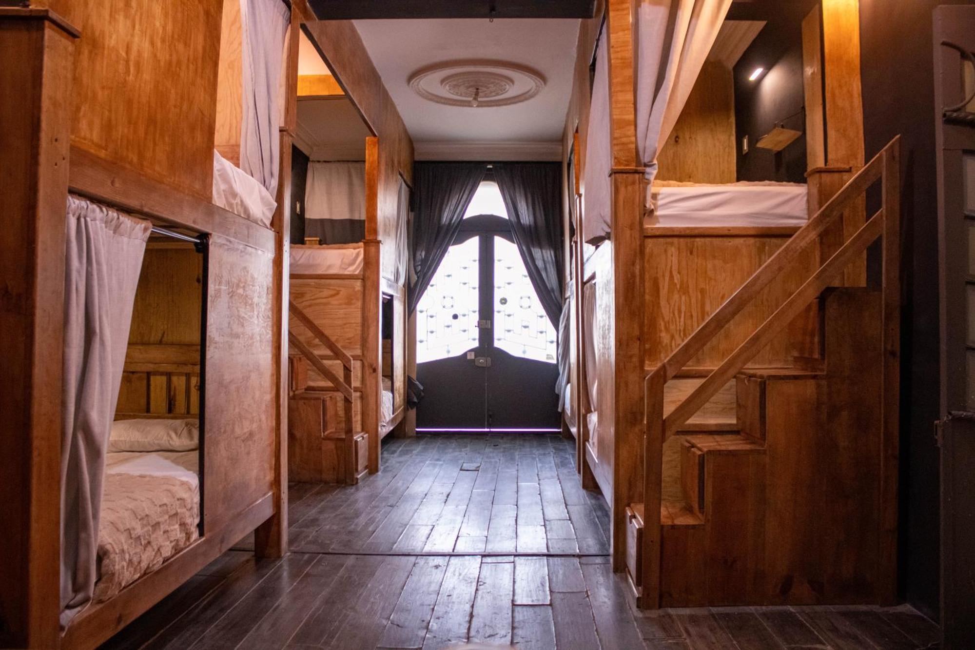 Capsule hotel Rooms